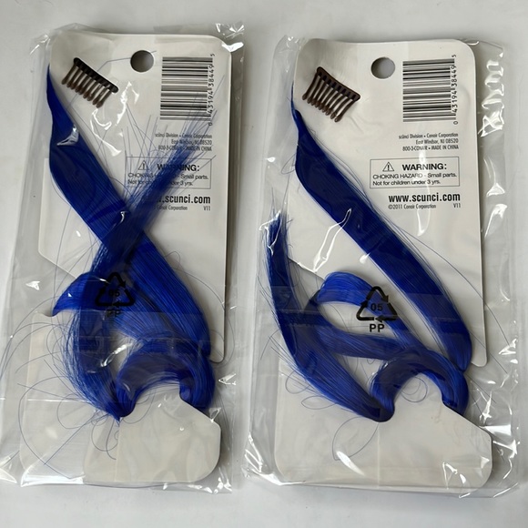 NWT Set of Two 18 inch “hot streaks” royal blue faux hair extensions - Picture 2 of 2